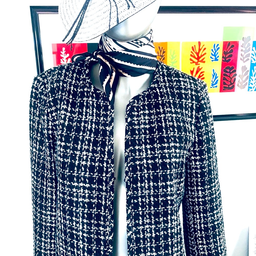 Black & White Tweed Coat - Fully Lined - Gorgeous Excellent Condition - Picture 3 of 16